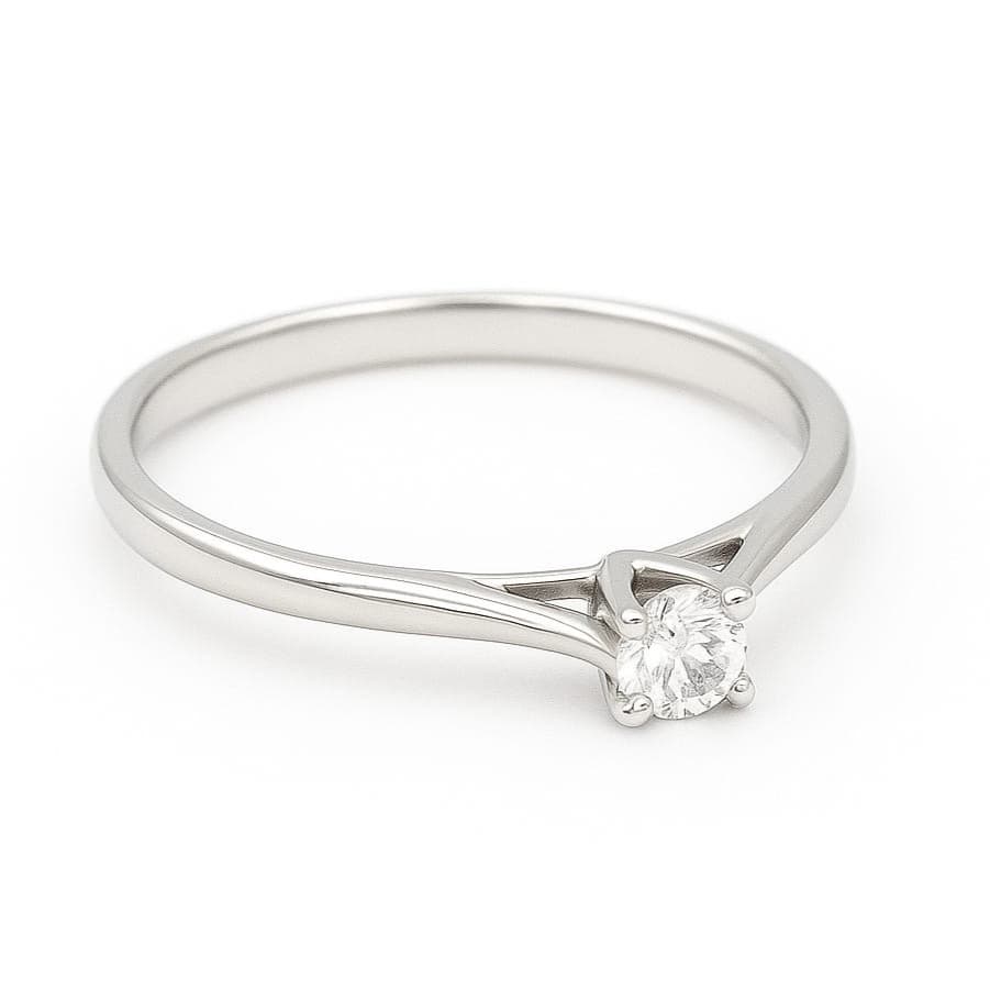 Елегантен годежен пръстен от бяло злато с диамант